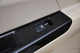 2012款长安逸动1.6L手自一体尊贵型