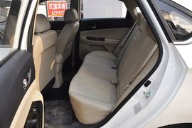 2012款长安逸动1.6L手自一体尊贵型