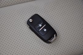 2012款长安逸动1.6L手自一体尊贵型