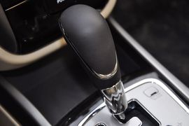 2012款长安逸动1.6L手自一体尊贵型