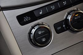 2012款一汽大众全新迈腾1.8TSI
