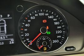 2012款一汽大众全新迈腾1.8TSI
