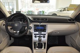 2012款一汽大众全新迈腾1.8TSI