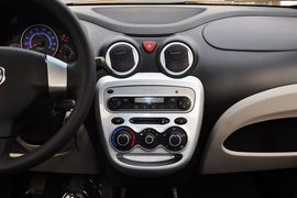 2012款长安奔奔mini