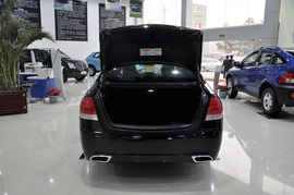 2012款双龙主席W