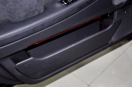 2012款双龙主席W