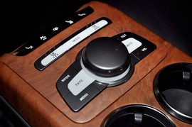 2012款双龙主席W