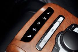 2012款双龙主席W