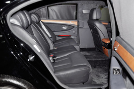 2012款双龙主席W