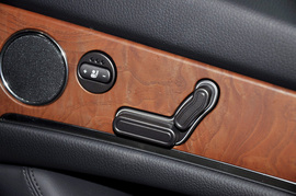 2012款双龙主席W