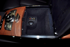 2012款双龙主席W