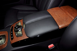 2012款双龙主席W