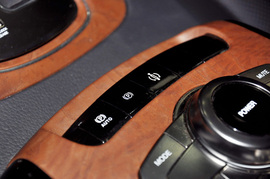 2012款双龙主席W