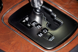 2012款双龙主席W