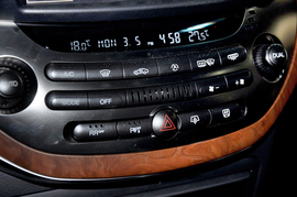 2012款双龙主席W