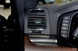 2012款双龙主席W