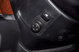 2012款双龙主席W