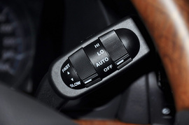 2012款双龙主席W