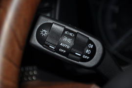 2012款双龙主席W