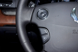 2012款双龙主席W