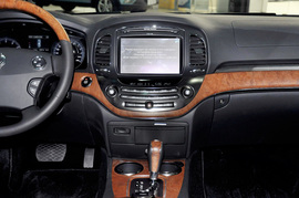 2012款双龙主席W