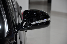 2012款双龙主席W