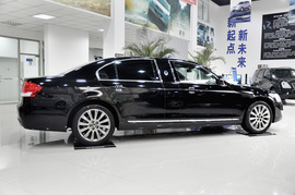 2012款双龙主席W