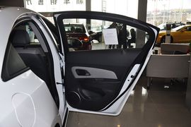 2012款雪佛兰科鲁兹1.8SE手自一体舒适版