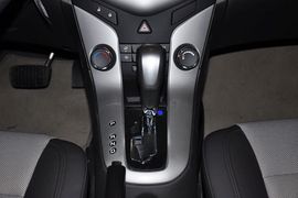 2012款雪佛兰科鲁兹1.8SE手自一体舒适版