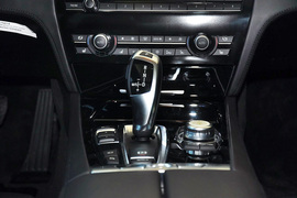 2011款宝马740Li施坦威全球限量版