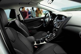 2012款长安福特全新福克斯两厢