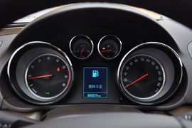 2012款别克君威2.0L豪华版