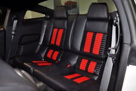 2012款福特野马Shelby