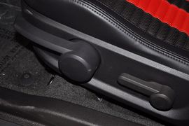 2012款福特野马Shelby