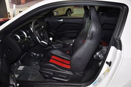 2012款福特野马Shelby