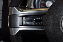 2012款福特野马Shelby