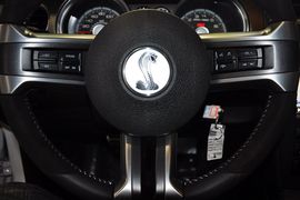 2012款福特野马Shelby