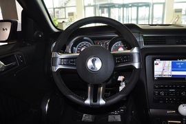 2012款福特野马Shelby