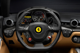 2013款法拉利F12berlinetta