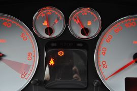 2012款标致307两厢1.6L手动舒适版