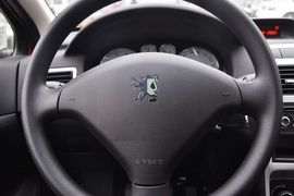2012款标致307两厢1.6L手动舒适版