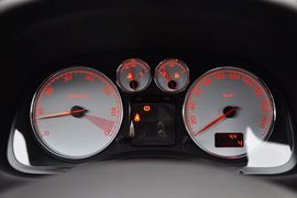 2012款标致307两厢1.6L手动舒适版