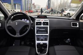 2012款标致307两厢1.6L手动舒适版