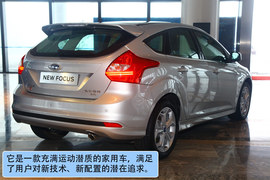 2012款福特新福克斯两厢发布实拍