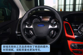 2012款福特新福克斯两厢发布实拍