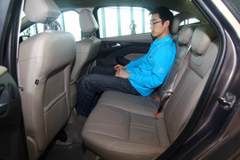 2012款福特新福克斯两厢发布实拍