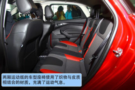 2012款福特新福克斯两厢发布实拍