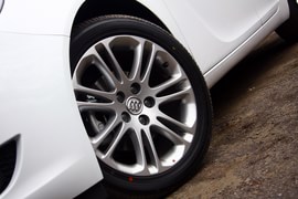 试驾2012款别克君威2.4L