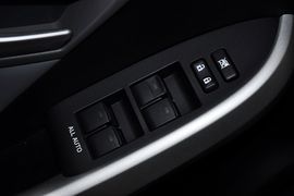 2012款一汽丰田普锐斯1.8L豪华先进版