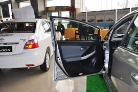 2012款一汽丰田普锐斯1.8L豪华先进版